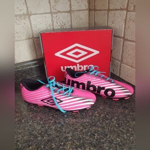 Umbro Cleats Arturo Girls Pink Soccer Cleats With Blue Laces Size 5.5 NEW